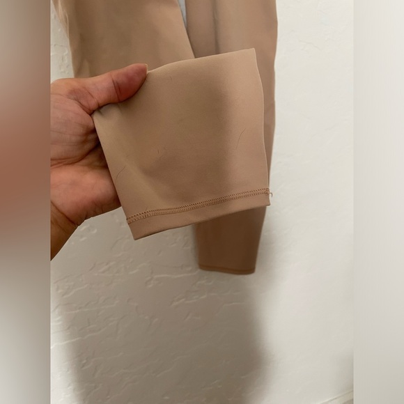 Vuori Rib Studio Legging in Coconut. Small. EUC. - Picture 13 of 17
